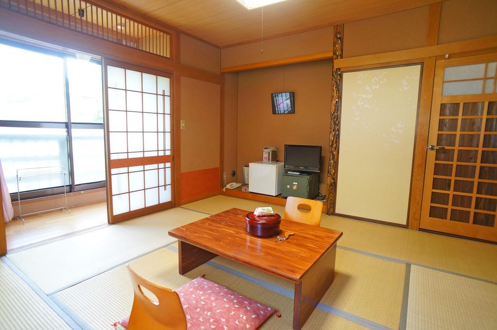 Ban-Ya Hot Spring Inn Yufuin Bilik gambar