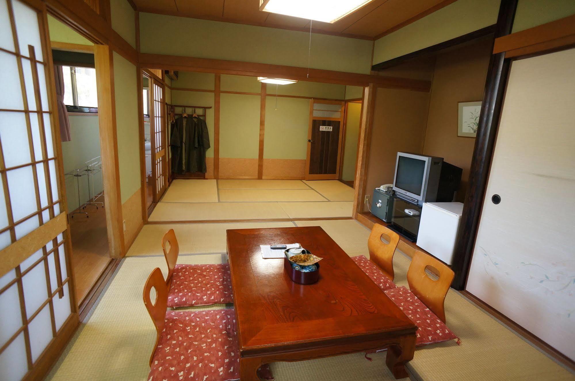 Ban-Ya Hot Spring Inn Yufuin Luaran gambar
